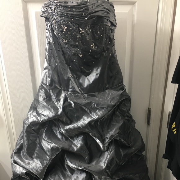 Silver prom/ball gown/dress with crystal design - Picture 1 of 8